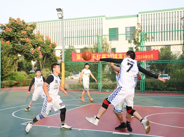 篮球角逐1.jpg